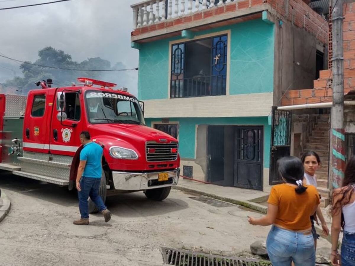 Tres personas heridas en incendio estructural en Ibagué