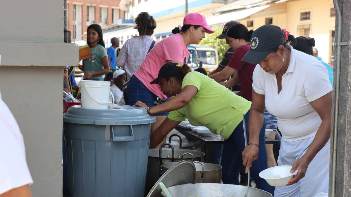 Llegaron las primeras ayudas para los damnificados por las inundaciones en Zaragoza