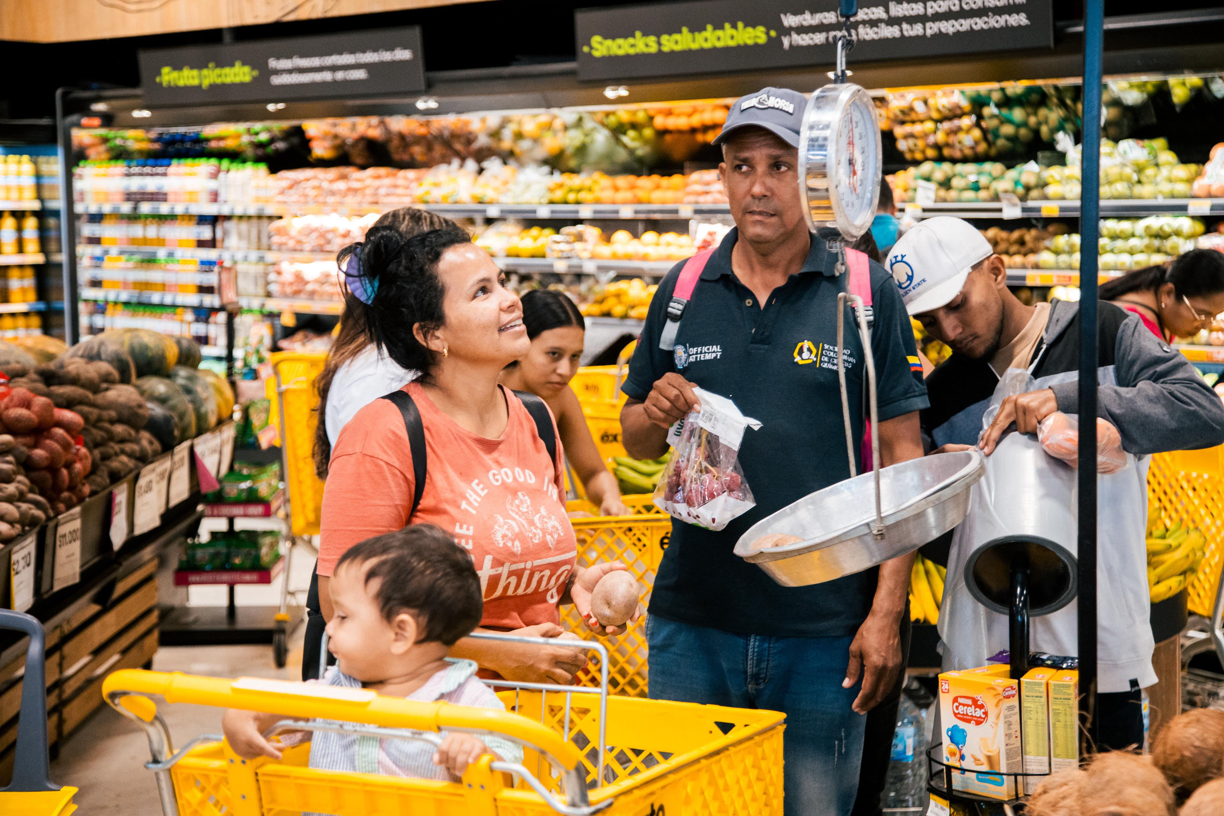 Gobernación de Córdoba y Fundación Éxito realizan tercera entrega de bonos de alimentación para madres gestantes y lactantes.
