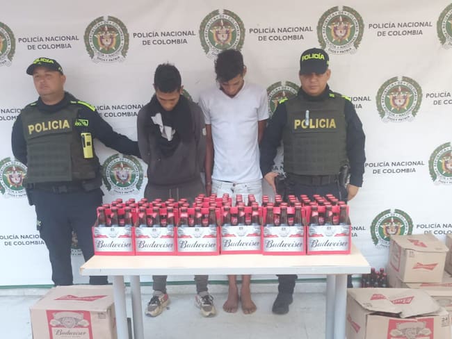 Saquean camión cargado de cervezas en Tasajeras: dos personas capturadas