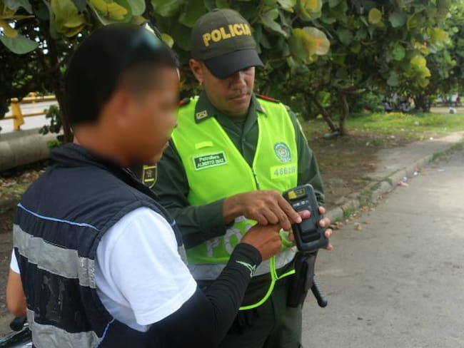 Con identificación dactilar, Policía busca a delincuentes en Cartagena
