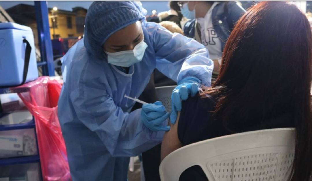 Solicitan a la comunidad vacunarse contra la COVID-19. Crédito: Territorial de Salud de Caldas.