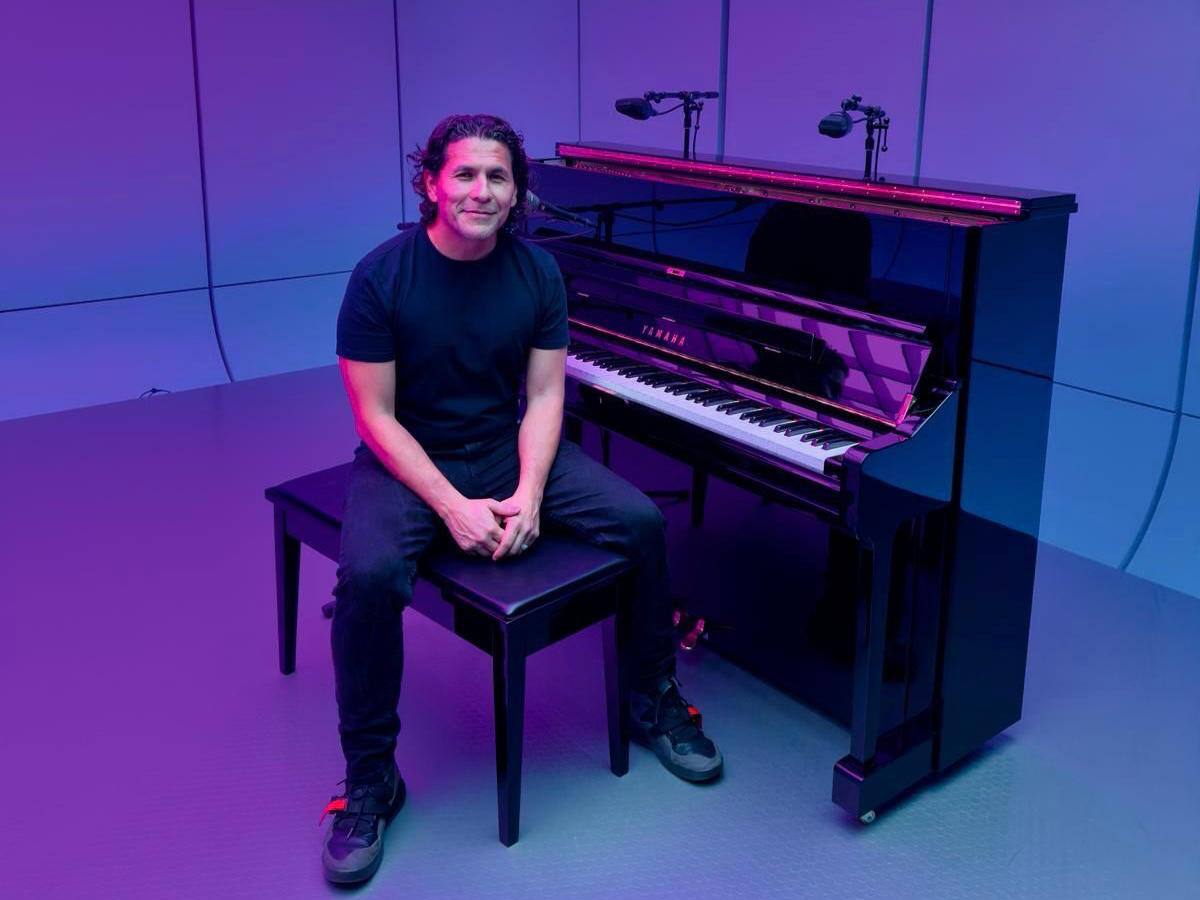 Emmanuel Briceño rinde emotivo tributo a Arnulfo Briceño en nuevo álbum ‘Canta Llano’