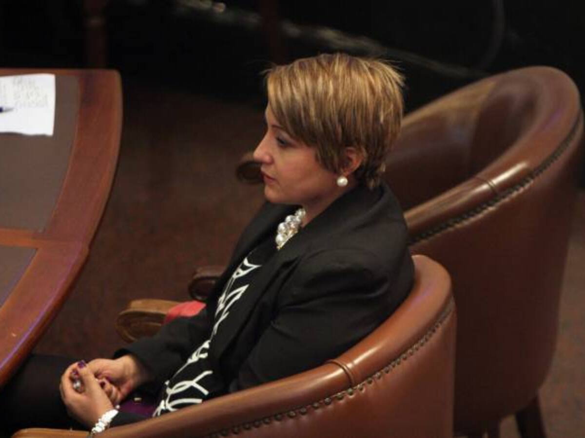 Uribismo suspende a la congresista Tatiana Cabello por señalamientos de corrupción