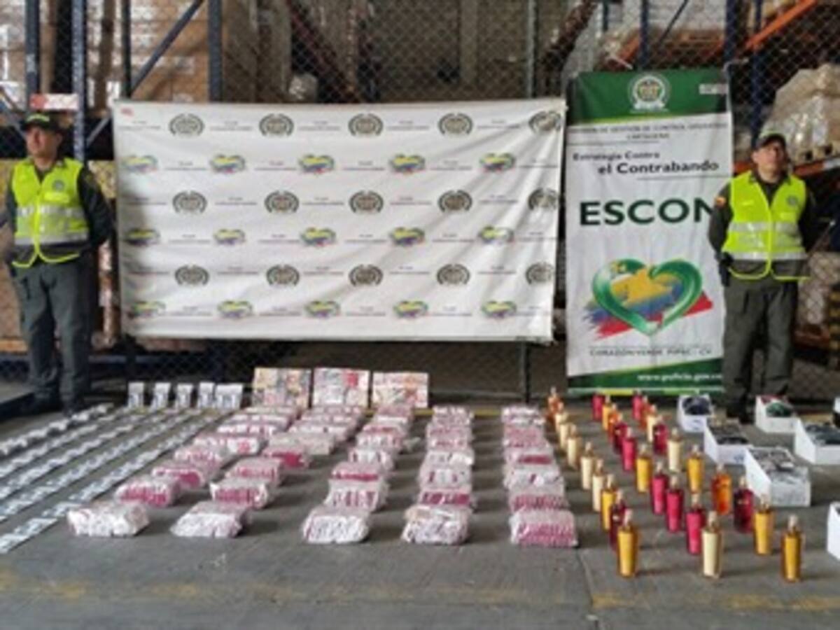 Policía aduanera incauta mercancía ilegal de perfumes en Cartagena