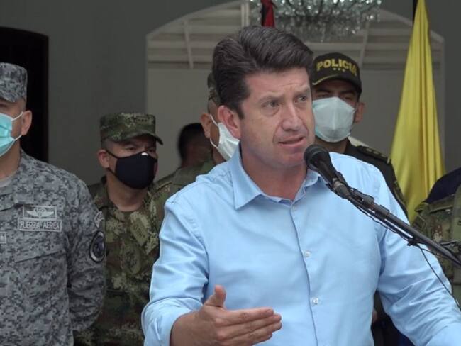 Tras la masacre en Ábrego, N. de Santander, el ministro reiteró que el narcotráfico es el enemigo del país.
