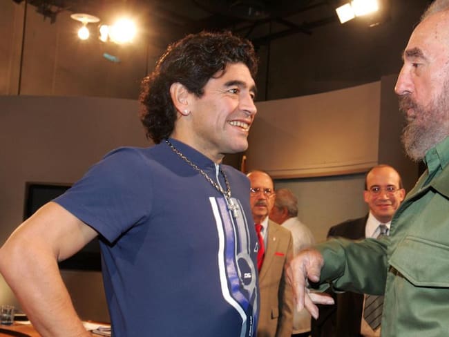 Diego Maradona junto a Fidel Castro