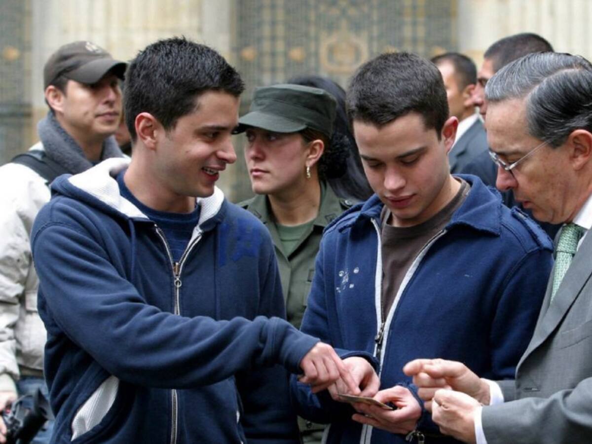 No hubo favorecimiento a los hijos del expresidente Uribe en la zona Franca