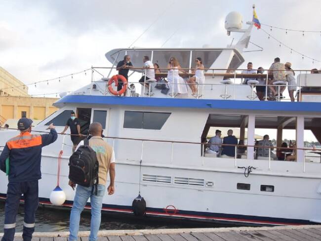 El objetivo de las autoridades de Cartagena es dar a conocer el alcance de las normas que podrían generar una suspensión de la actividad