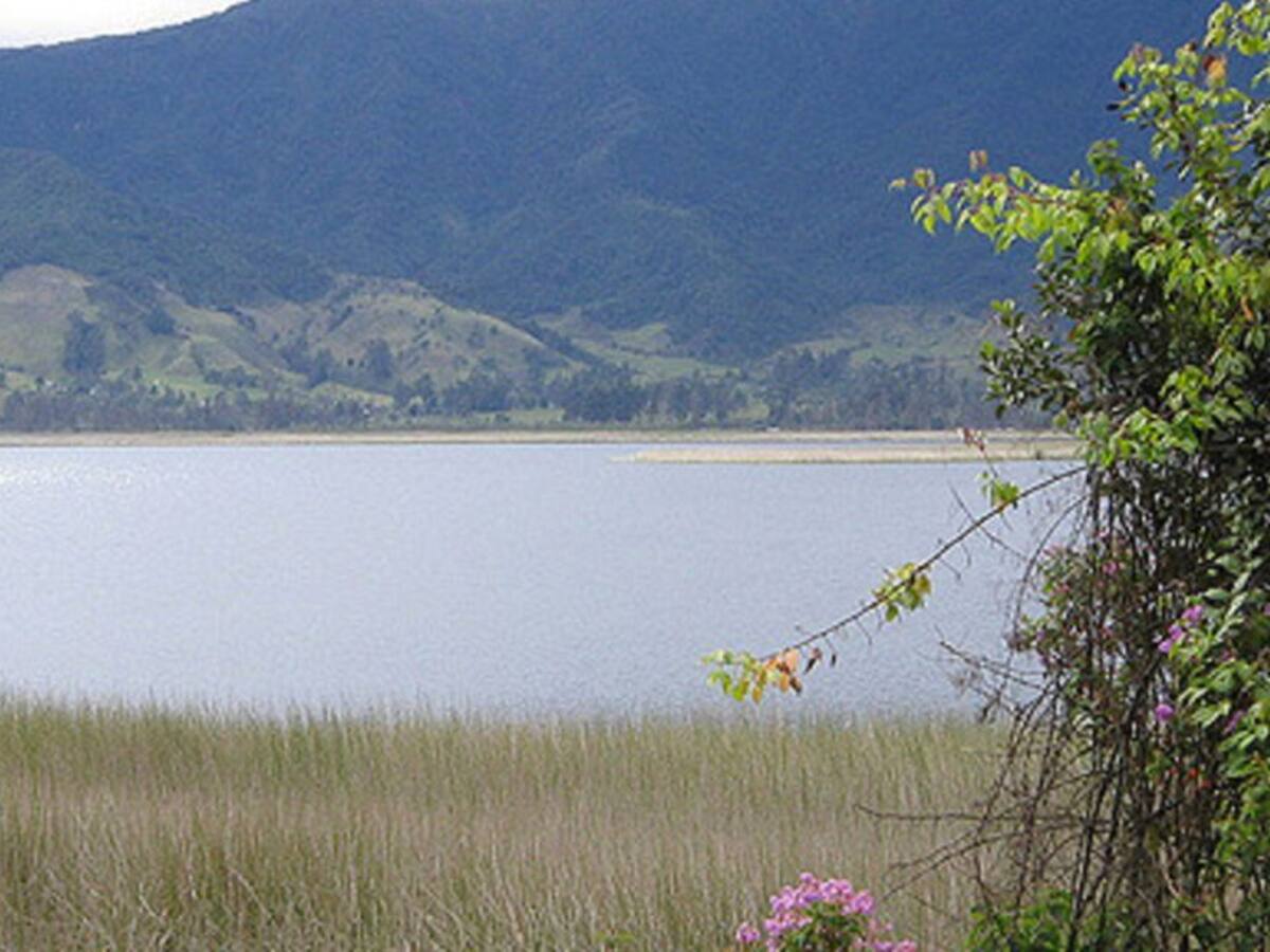 La laguna La Cocha enfrenta cuatro graves amenazas