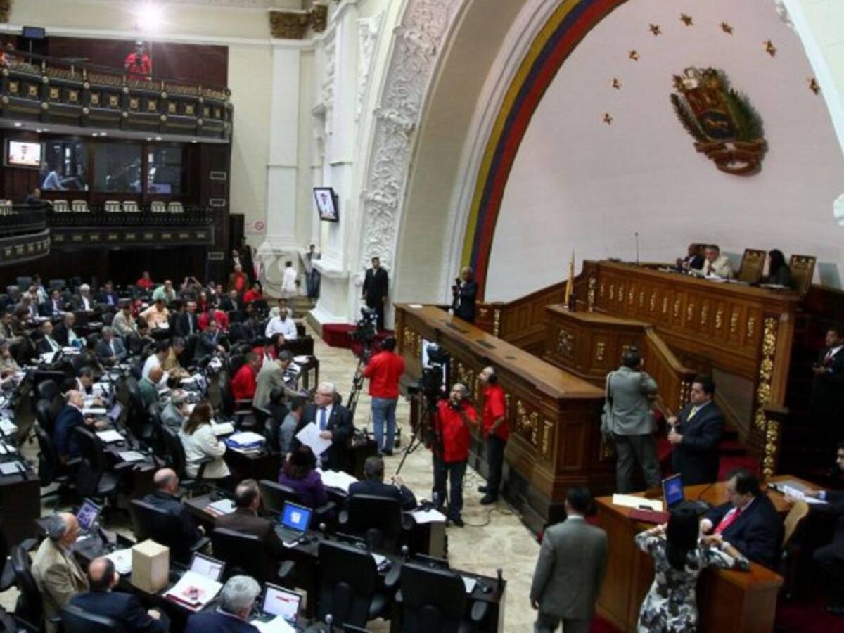Es inconstitucional presencia de aviones rusos en Venezuela: Asamblea