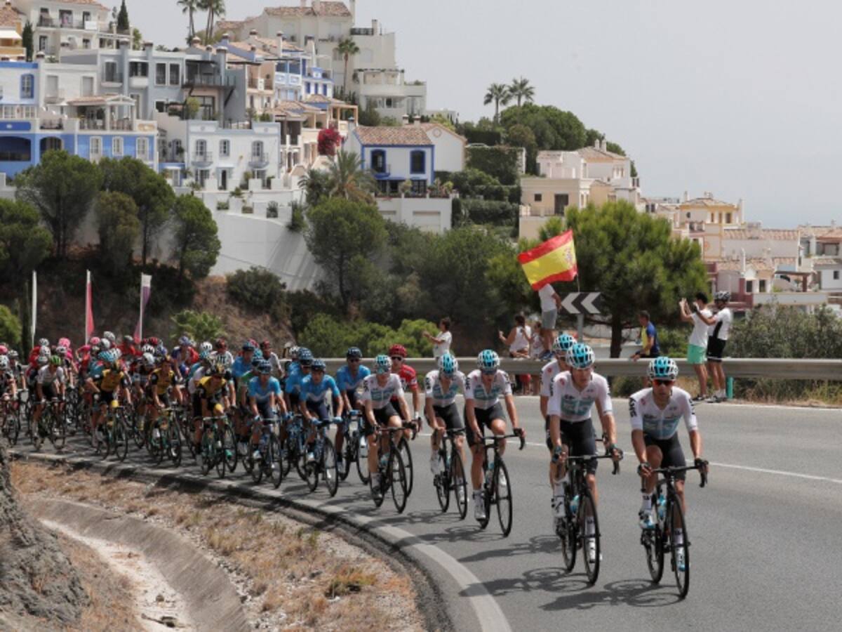 Viviani se impone en el esprint; Kwiatkowski sigue líder