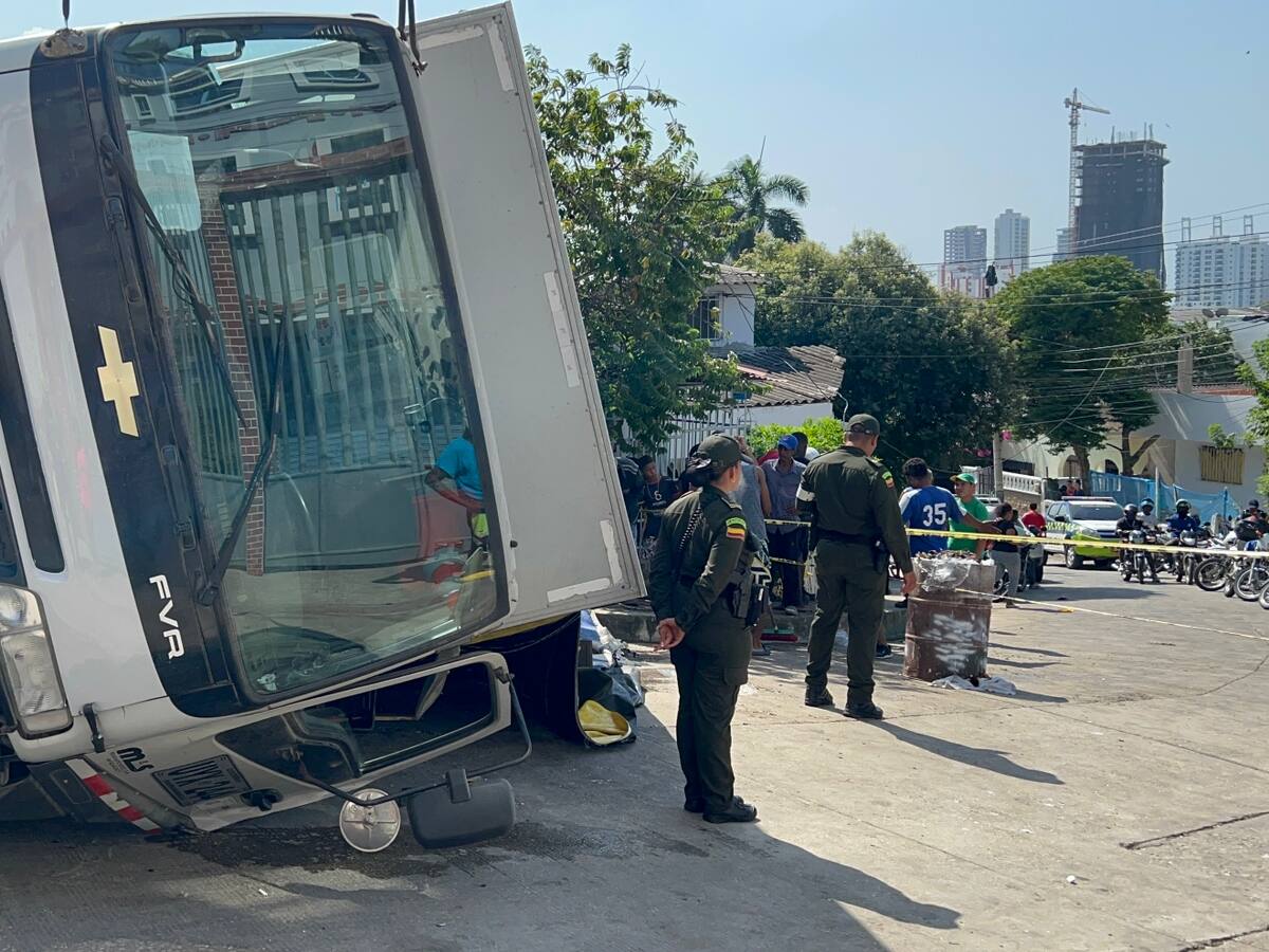 Cuatro heridos tras choque de camión contra una vivienda en subida a La Popa