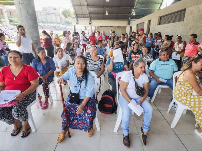 Laboran en diferentes sitios de la ciudad.