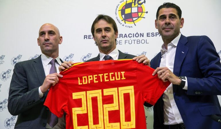 Julen Lopetegui  (centro)