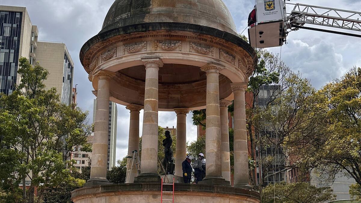 Recuperan Templete al libertador en el Parque de los Periodistas en Bogotá