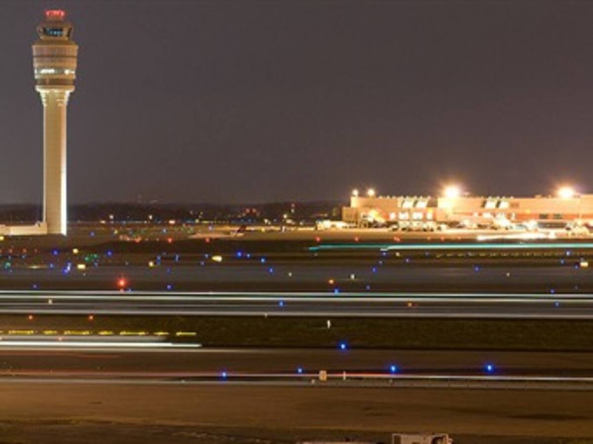 Evacúan dos aeropuertos en Estados Unidos por supuestas explosiones