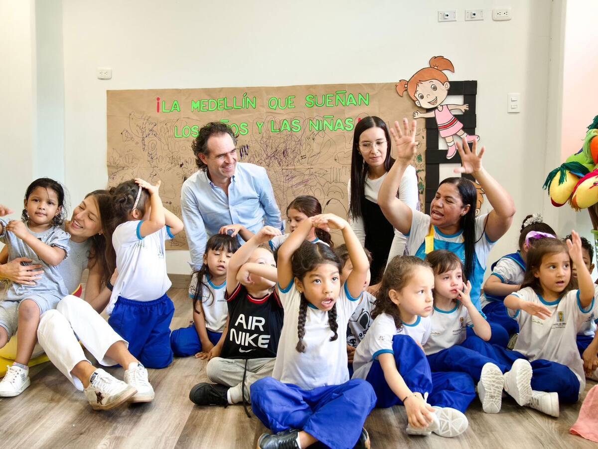 Federico Gutiérrez destacó la entrega de paquetes alimentarios de Buen Comienzo durante Semana Santa