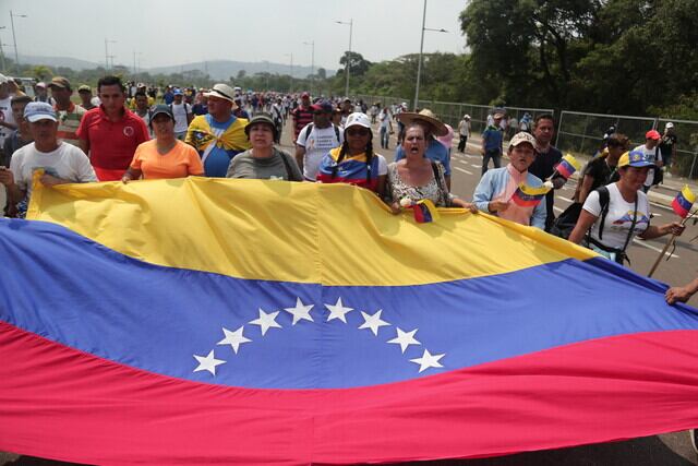 Venezolanas en el Puente Internacional Tienditas / Foto: Colprensa