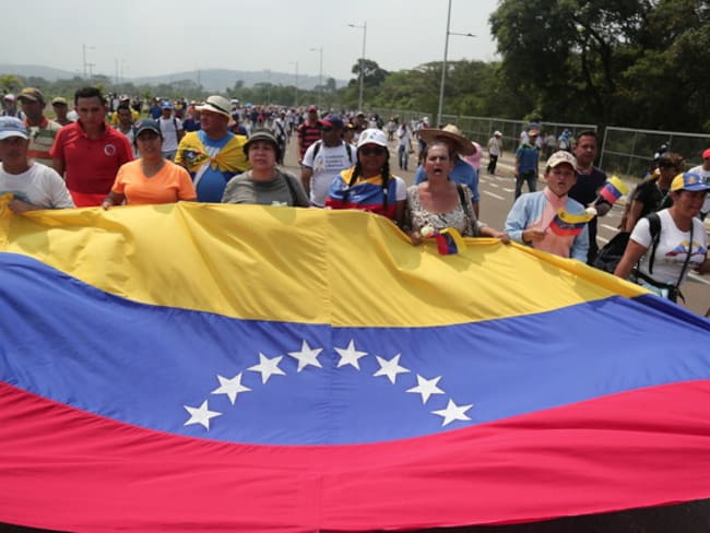 Venezolanas en el Puente Internacional Tienditas / Foto: Colprensa
