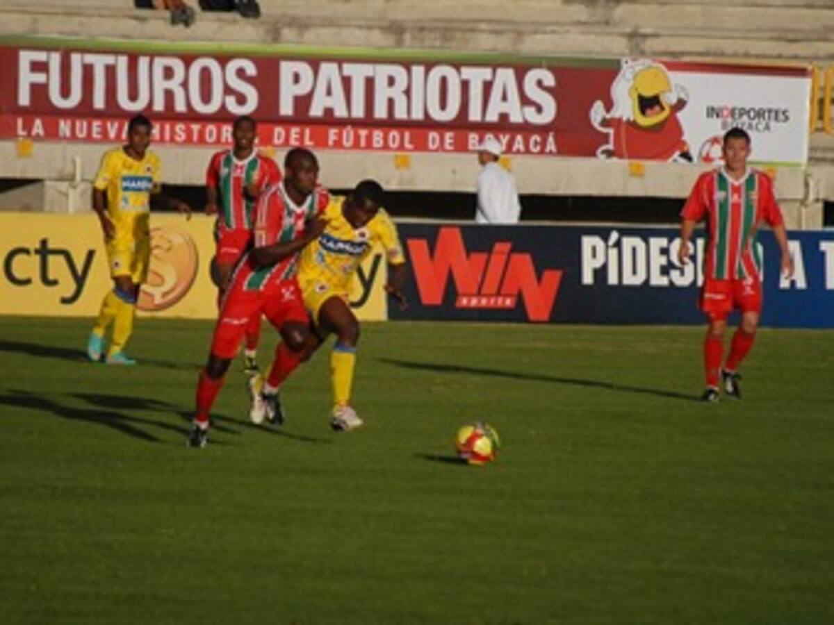 Patriotas no pudo ganar en casa
