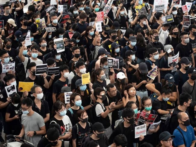 Hong Kong ofrece 1.300 dólares por persona para aliviar cargas financieras