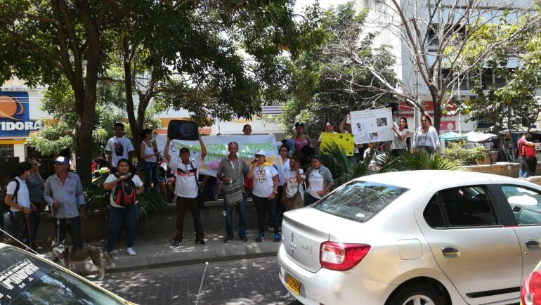 Plantón de animalistas frente a la Alcaldía de Barranquilla.