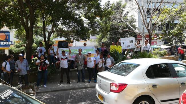 Plantón de animalistas frente a la Alcaldía de Barranquilla.