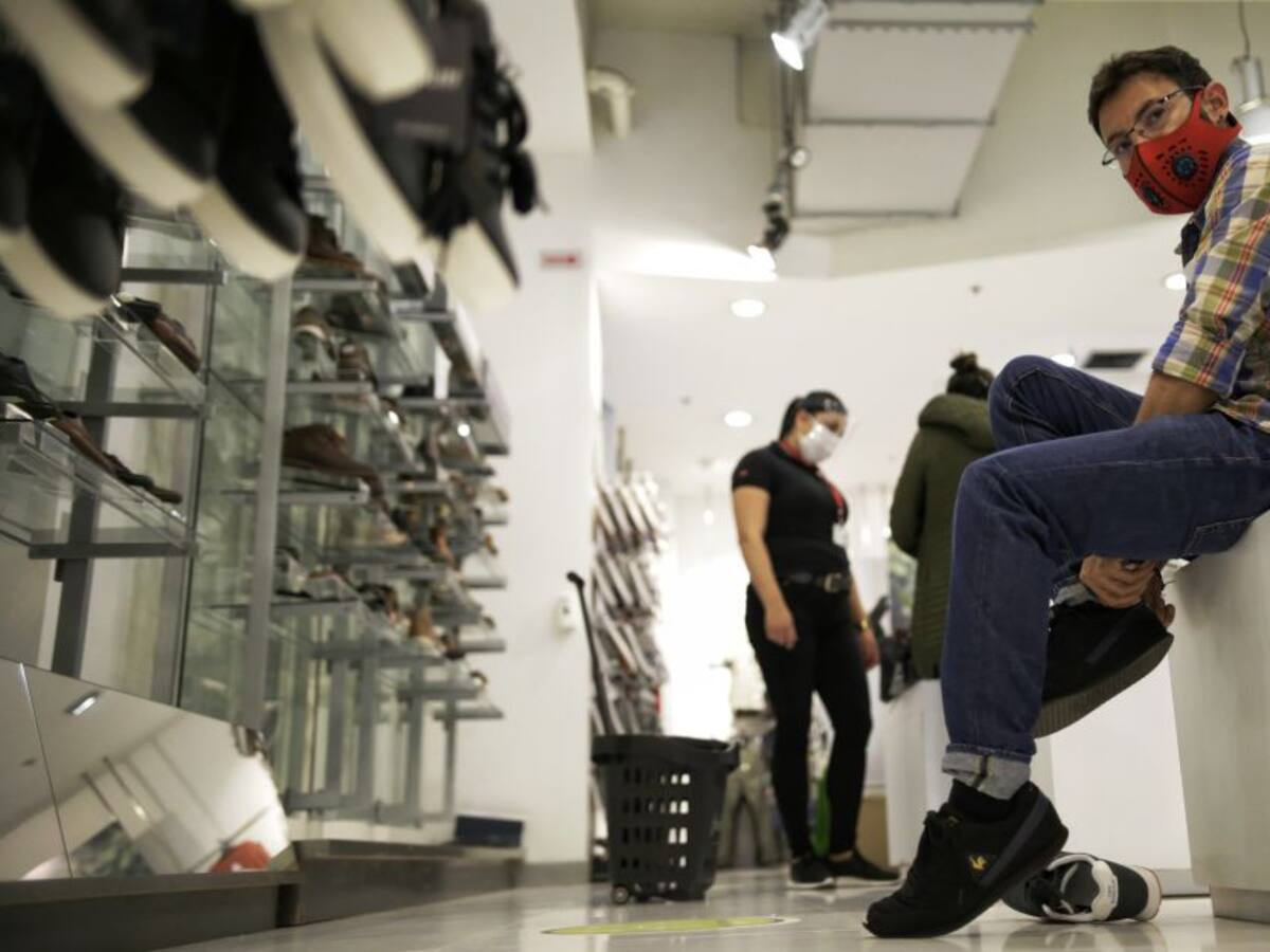 En Cartagena centros comerciales expresan luto por el comercio