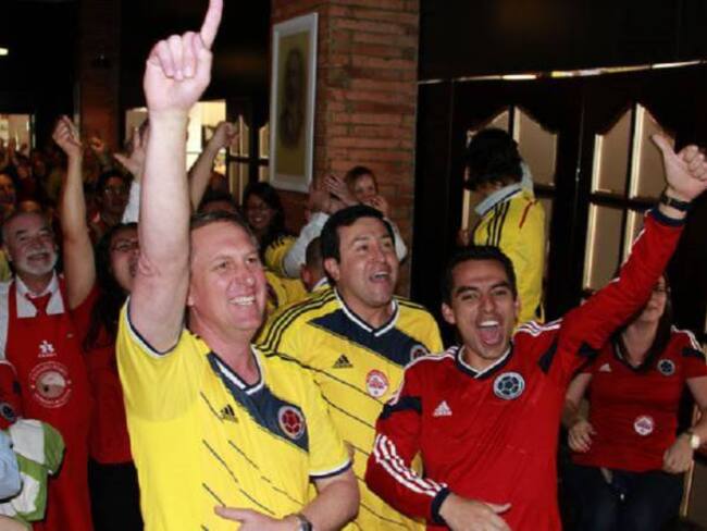 Caleños no pierden la fe en Colombia pese a derrota con Japón