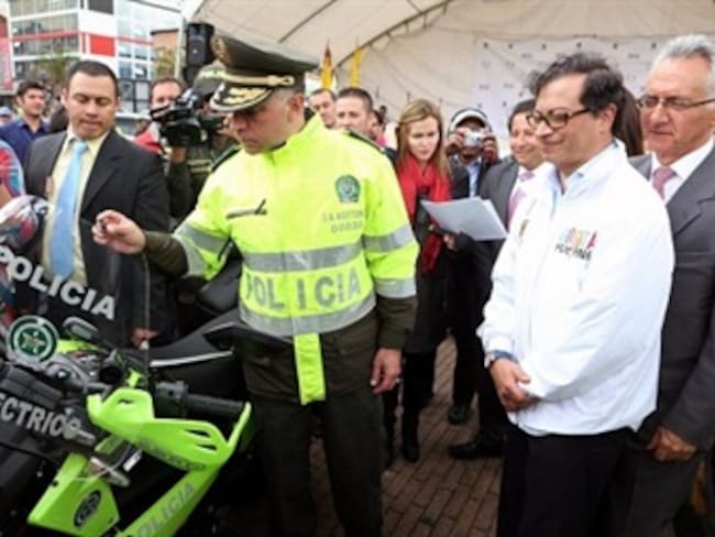 Petro propone que sea Gobierno Nacional y no Distrital quien financie motos de la Policía