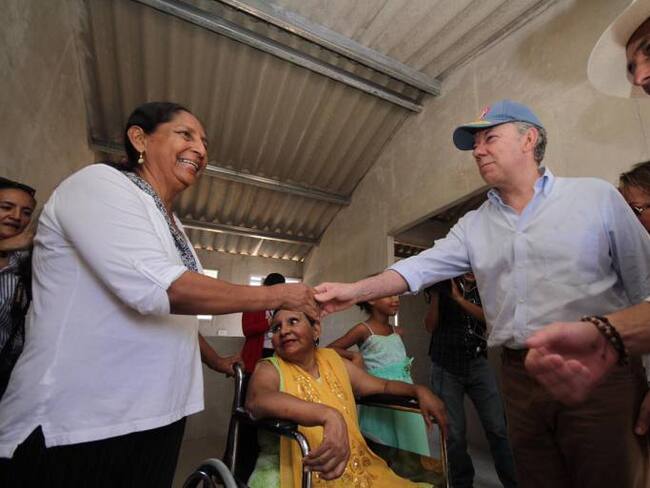 Santos promete llegar a 1’700.000 casas gratis antes de entregar el poder