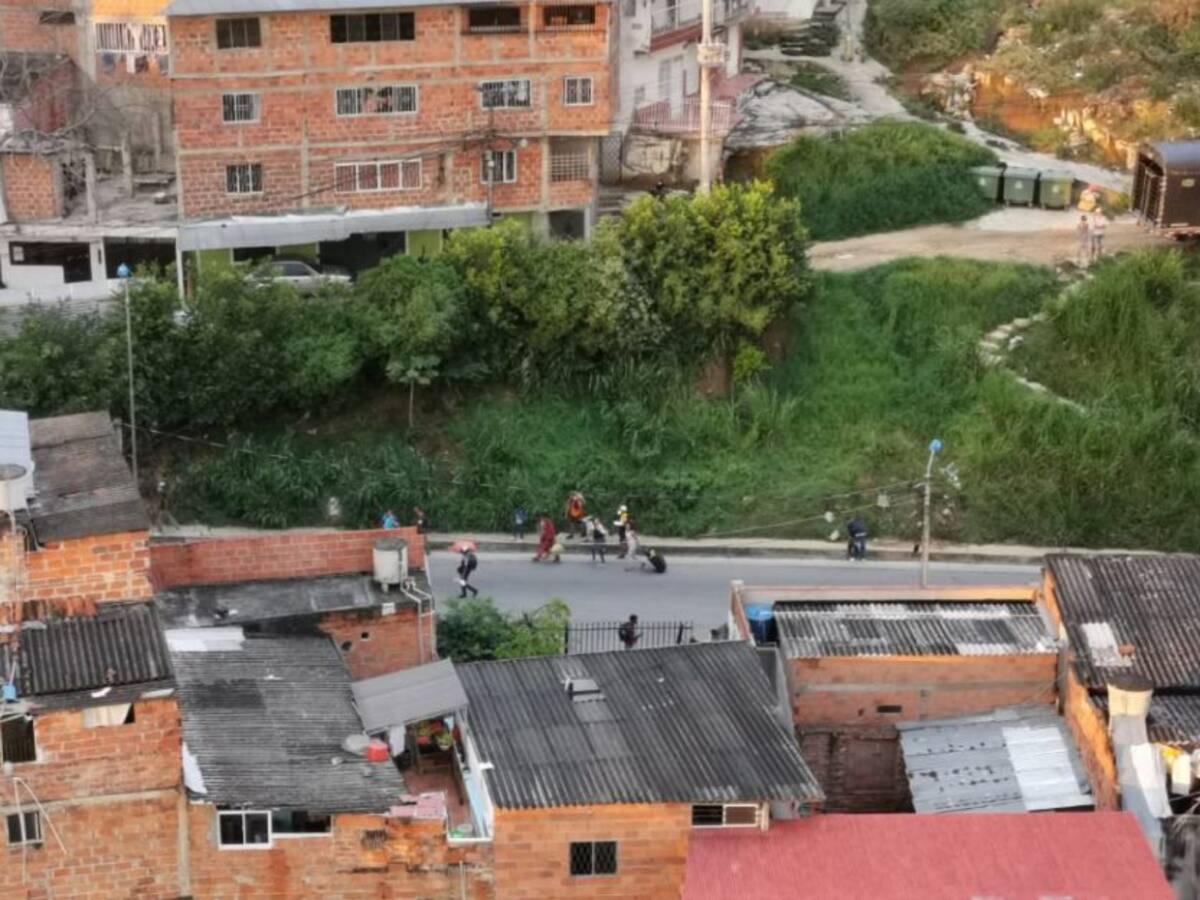 VIDEO: Policía dispersa a migrantes en Parque del Agua