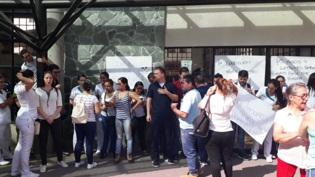 Algunos trabajadores del San Jorge protestaron exigiendo su pago