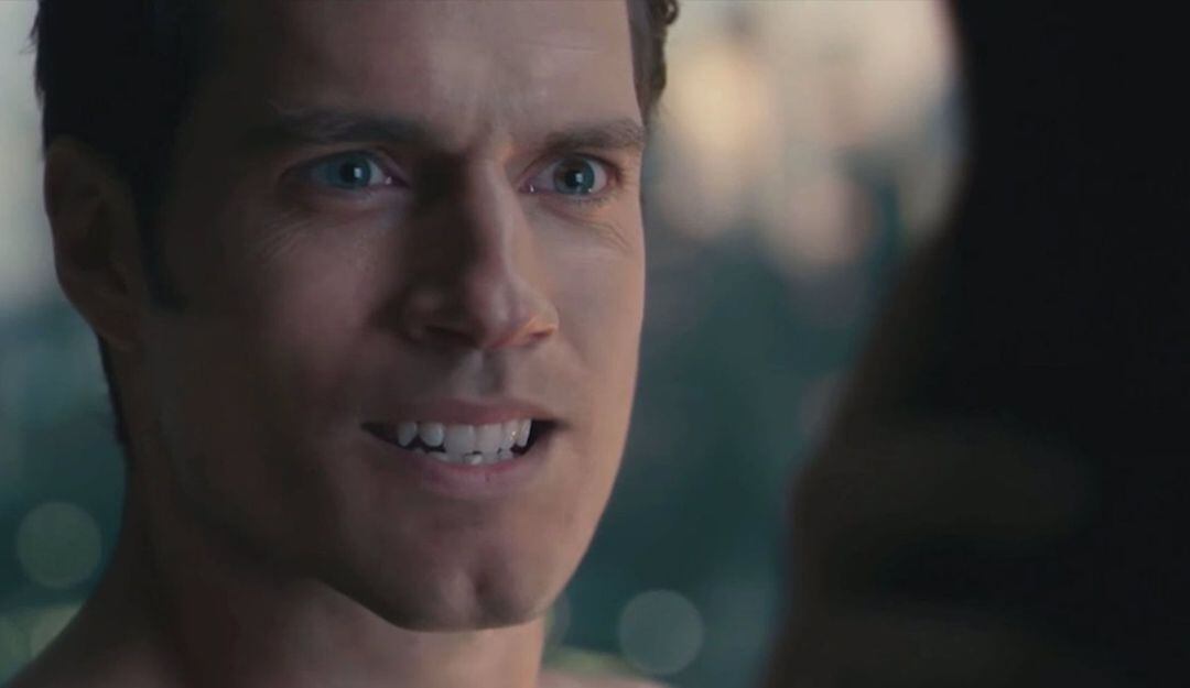 El actor Henry Cavill interpretó a Superman en la cinta.