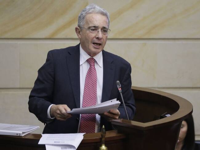 Con tutela Centro Democrático busca que el expediente de Uribe sea público