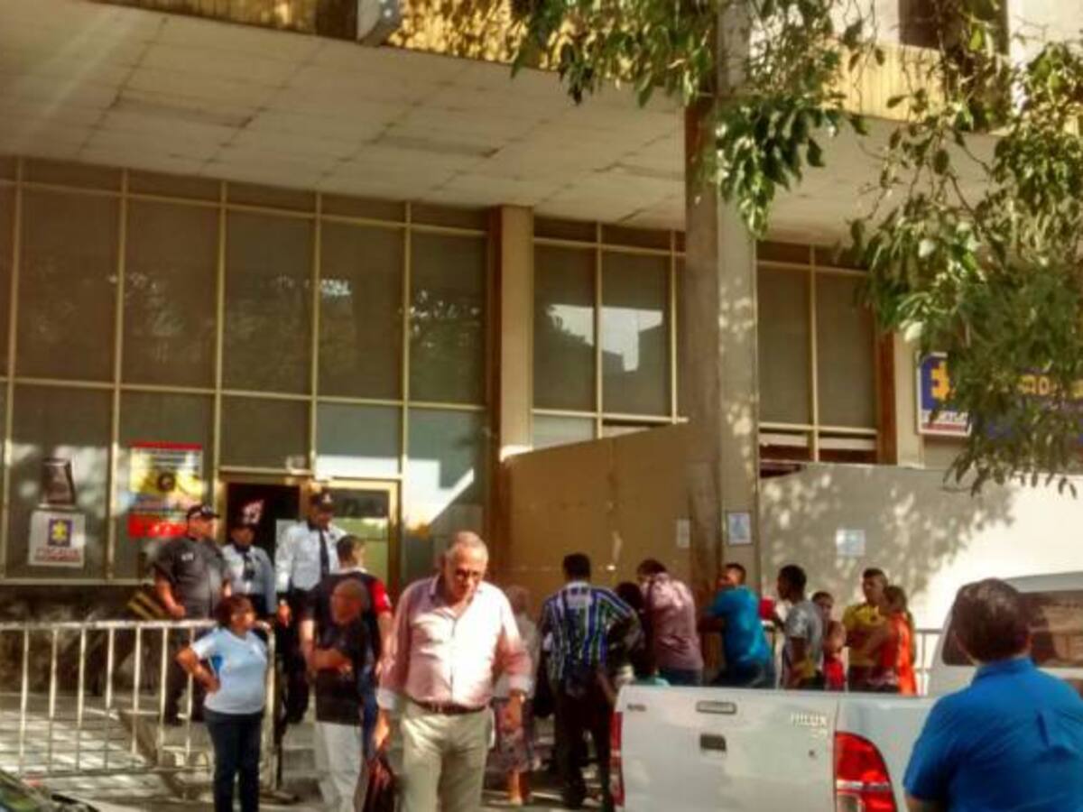 Capturan a tres personas por homicidio de mujer en medio de un fleteo