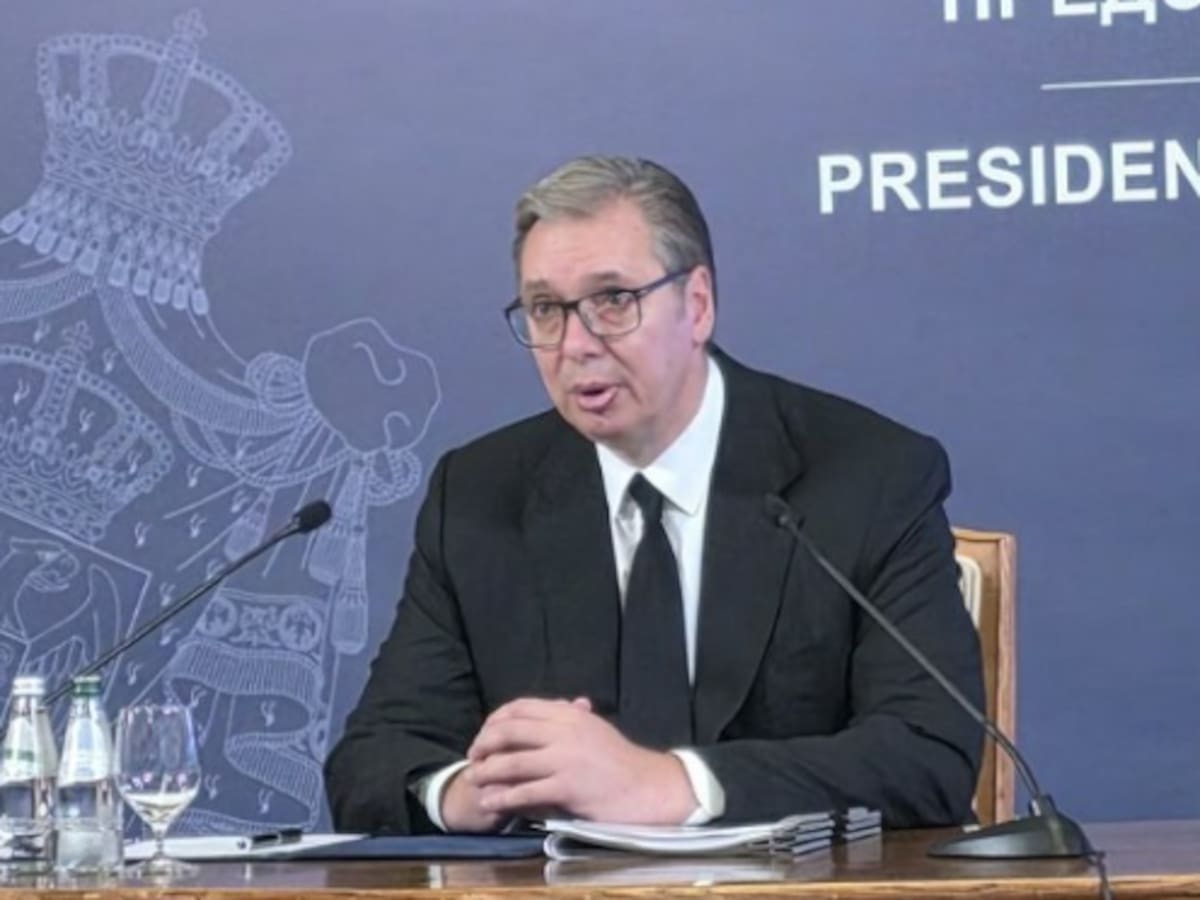 El presidente de Serbia, Aleksandar Vucic, renuncia a su cargo en medio de ola de protestas