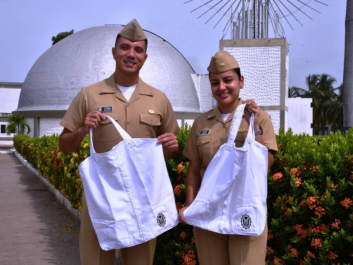 Escuela Naval dispone de residuos textiles para la elaboración de bolsas reutilizables