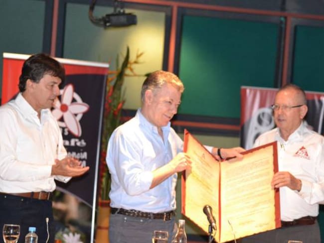 Presidente Juan Manuel Santos, recibe reconocimiento de los cafeteros 