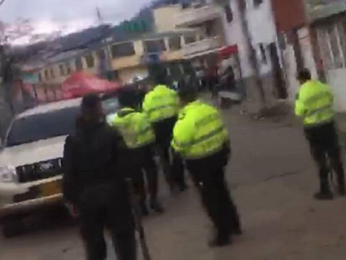 En el Huila, agente de la policía herido por evitar riña