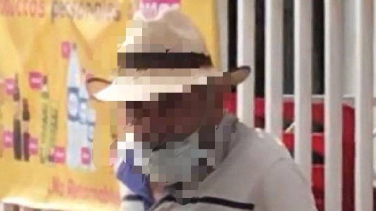 Fiscalía abrió investigación a hombre que golpeó a joven con una botella