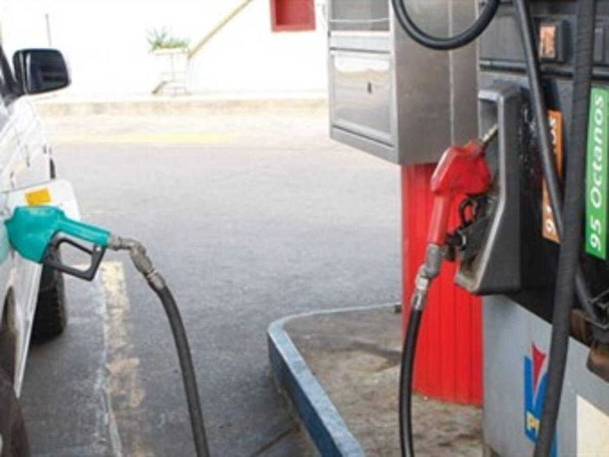 Congresistas buscarán reducción de gasolina en más de $1.000 con la Reforma Tributaria