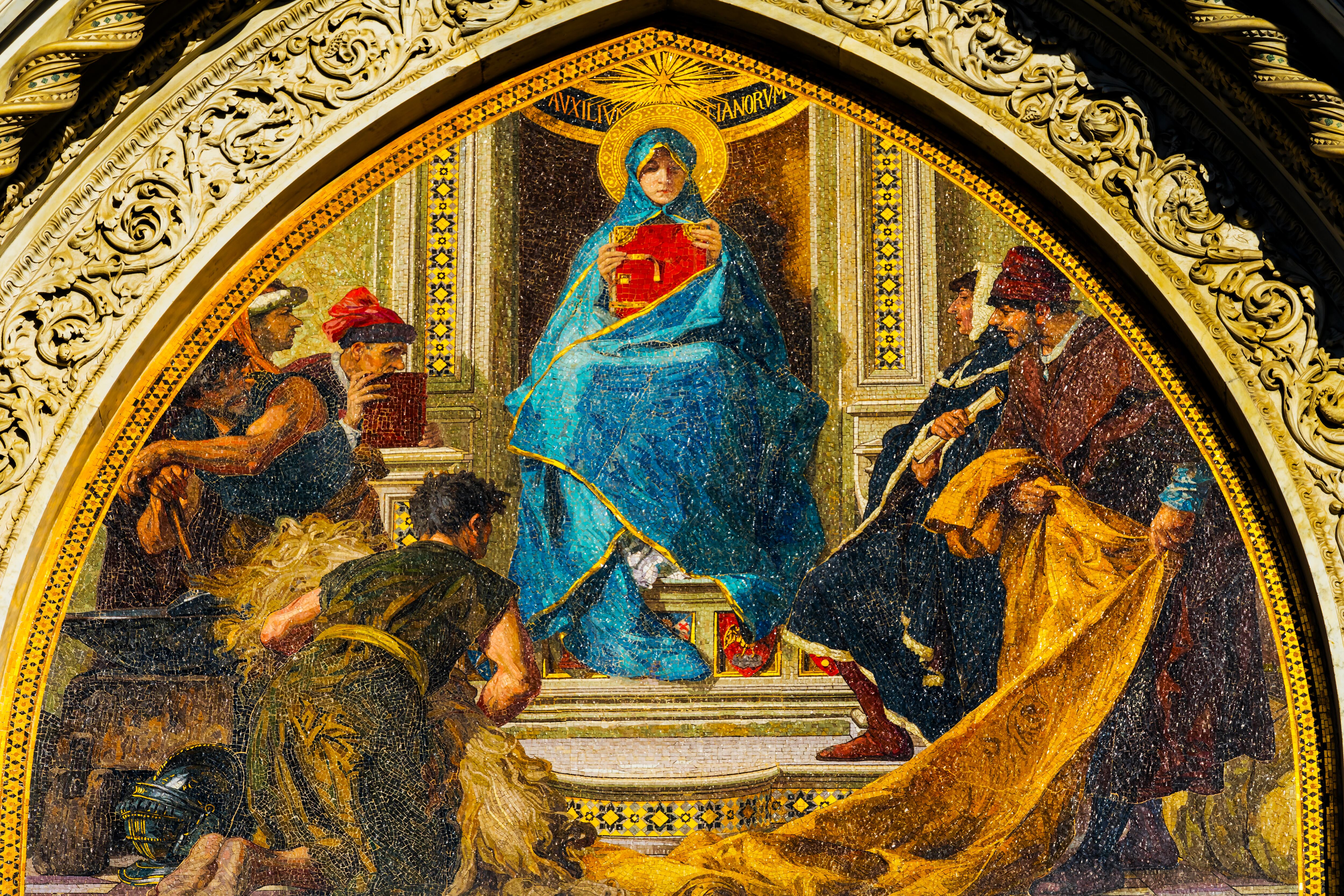 Virgen María fachada Catedral Florencia - Getty Images