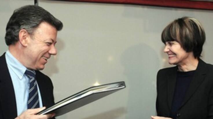 Colombia activa TLC con Suiza y firma tratado de cooperación judicial