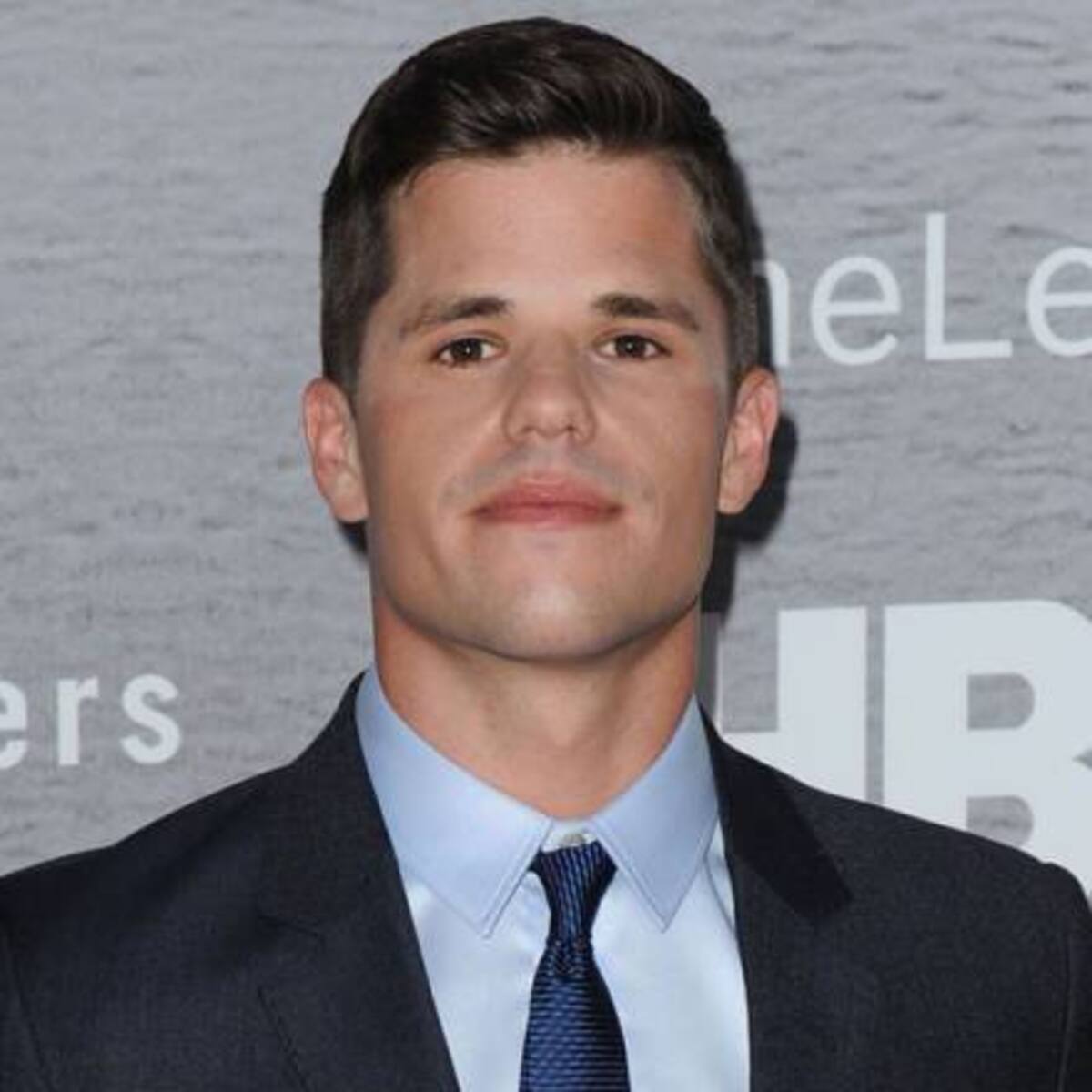 Charlie Carver revela que es homosexual