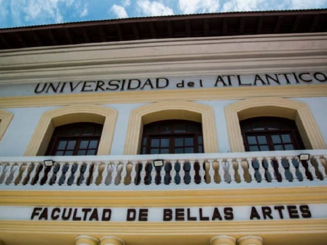 Fachada de la Facultad de Bellas Artes, de la Universidad del Atlántico, antes de su proceso de intercención./ Foto: Archivo.