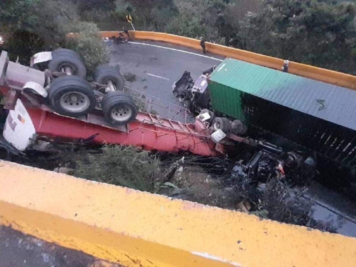 Habilitan paso a un carril en vía la línea entre Quindío y Tolima