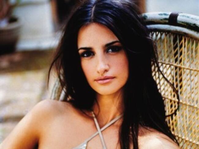 Penélope Cruz regaña a un fotógrafo por hacerle una foto con su hijo Leo