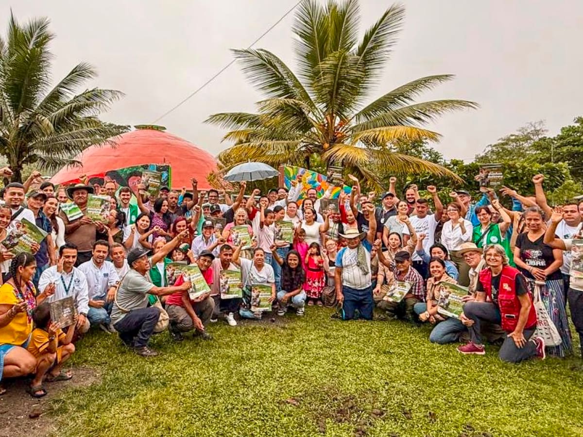 ANT entrega 21 títulos a comunidades de Paz de San José de Apartadó